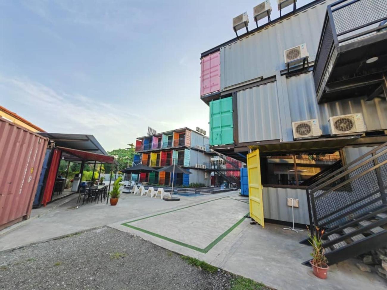 Boxinn The Kontena Home Semporna Kültér fotó