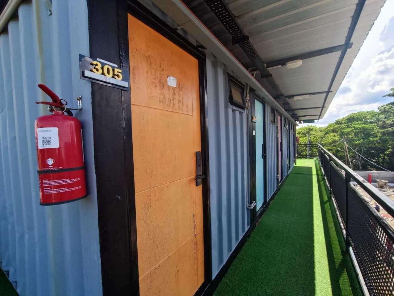 Boxinn The Kontena Home Semporna Kültér fotó